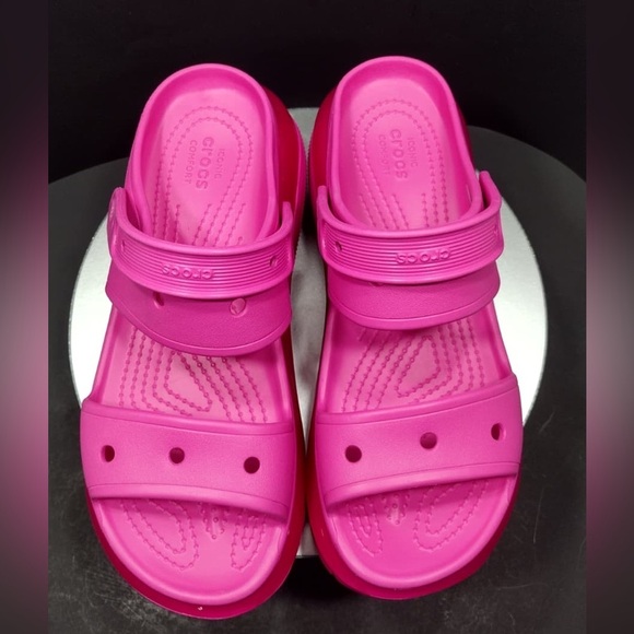 Crocs  Pink Sandals size 12 pre owned Exellent condition - Picture 1 of 9